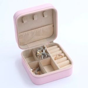 مشخصات جعبه جواهرات مسافرتی لوکس