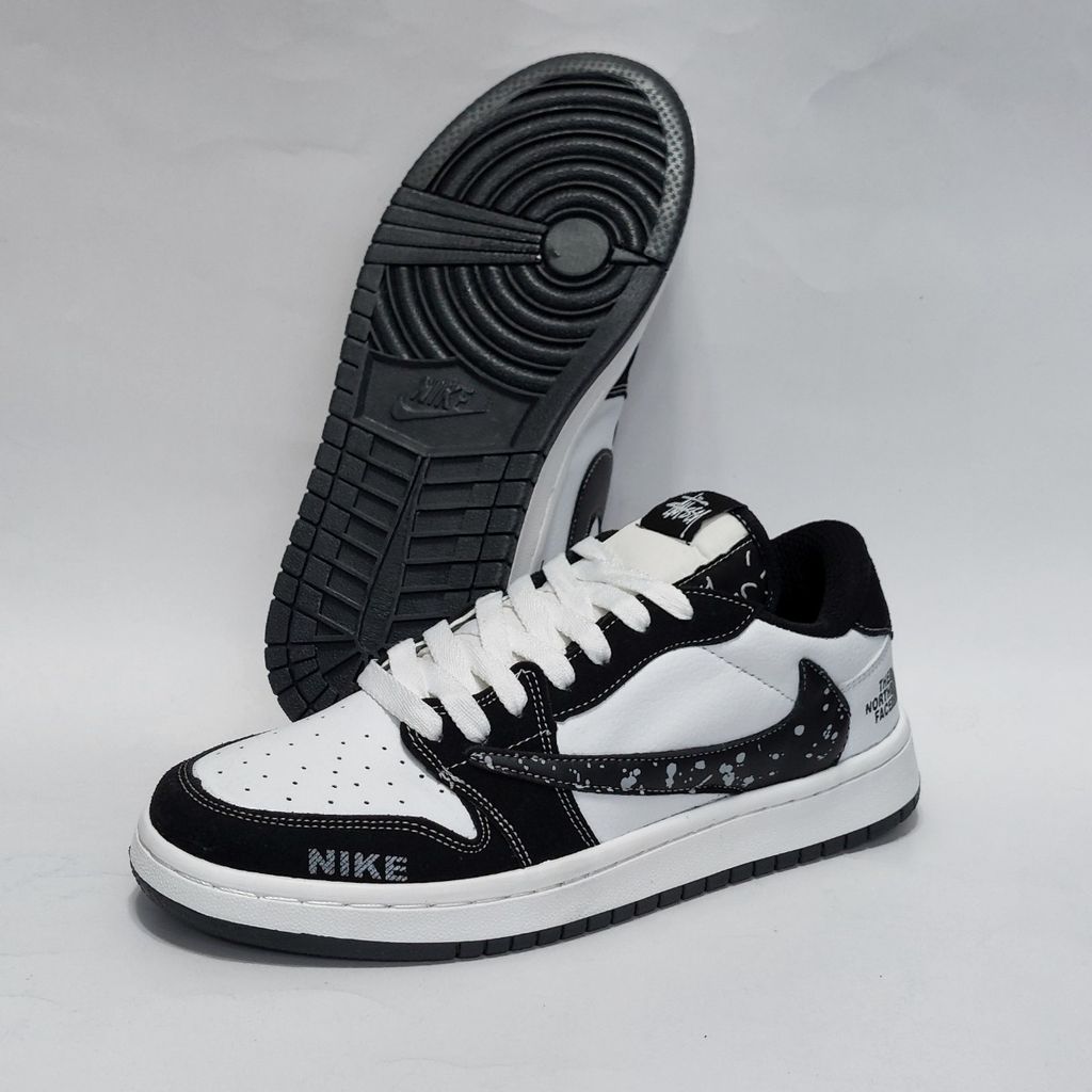 مشخصات کتونی نایک ترویس کاستوم نورث فیس جدید Nike Travis
