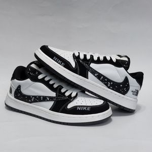 قیمت کتونی نایک ترویس کاستوم نورث فیس جدید Nike Travis