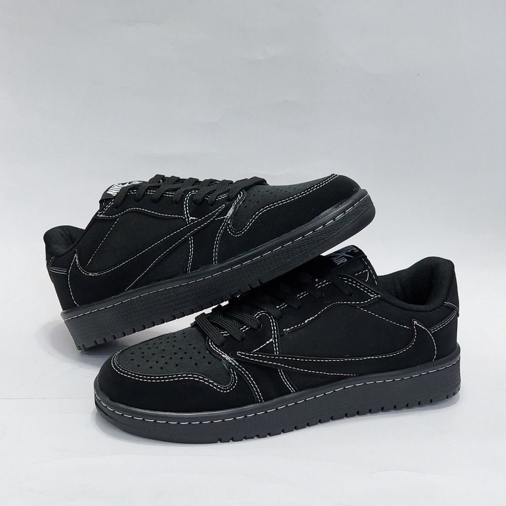 مشخصات کتونی نایک ترویس بلک فانتوم Nike Travis Phantom