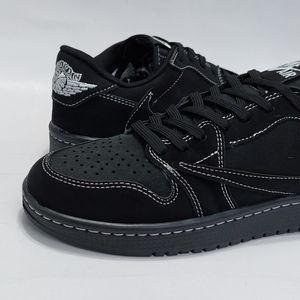 مشخصات کتونی نایک ترویس بلک فانتوم Nike Travis Phantom