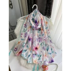 مشخصات شال نخی قواره 188*68 نخ سیااسکارف مدل گلایل