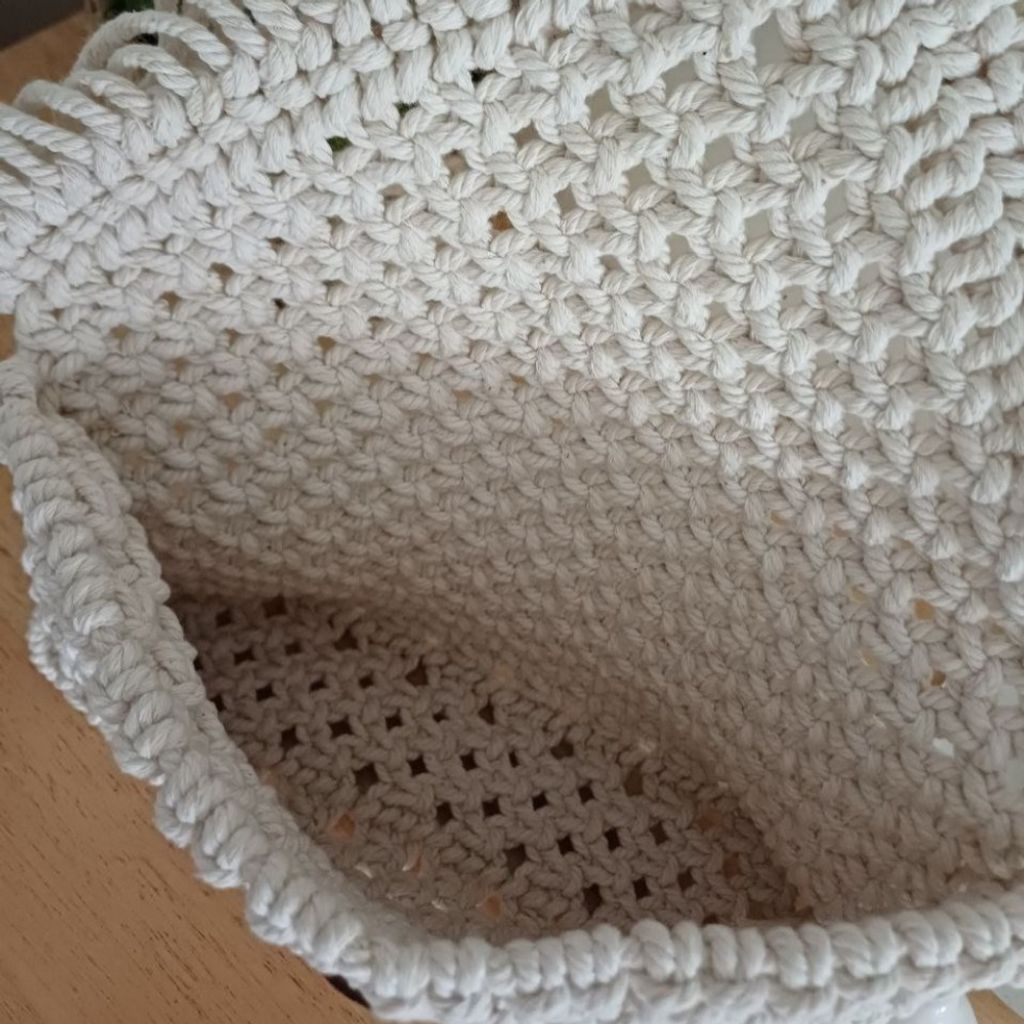 مشخصات کیف مکرومه کفه دار