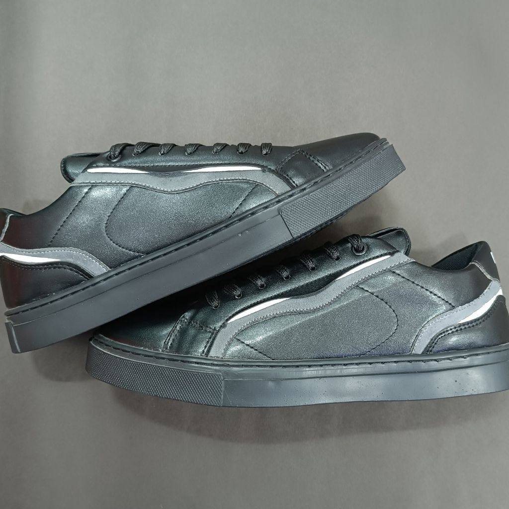 مشخصات کتونی مردانه برشکا مشکی کیفیت بالا