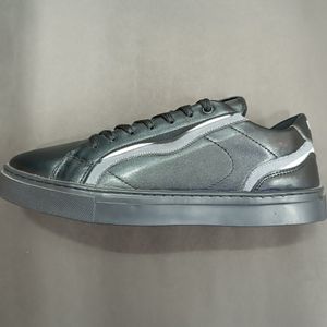 فروش اینترنتی کتونی مردانه برشکا مشکی کیفیت بالا