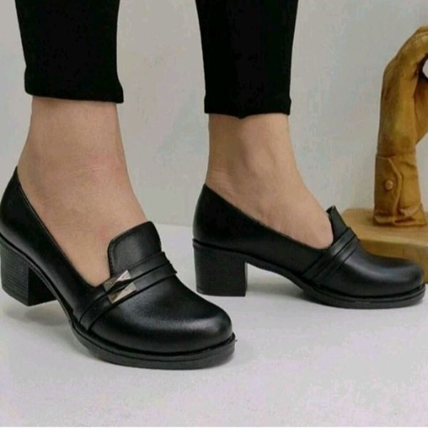 کفش زنانه مجلسی مدل هرمی رنگ مشکی