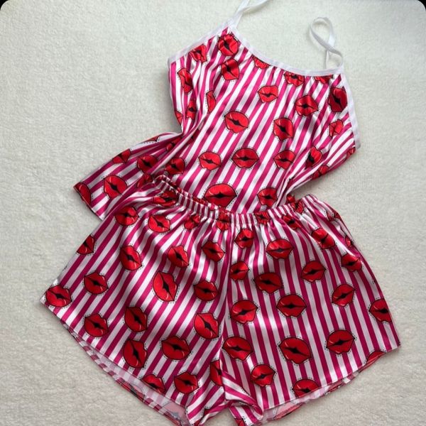 تاپ و شلوارک ساتن طرحدار