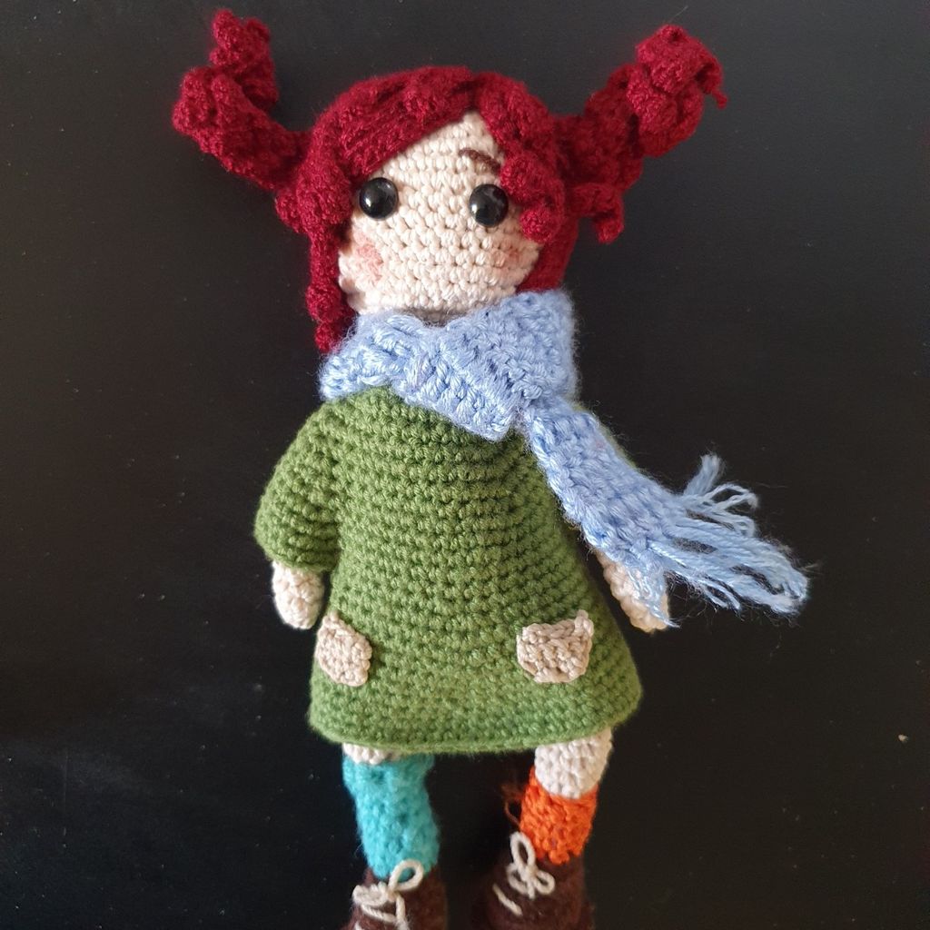 خرید انلاین دختر مو قرمزی