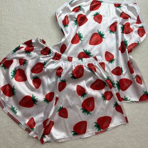 تاپ و شلوارک توت فرنگی