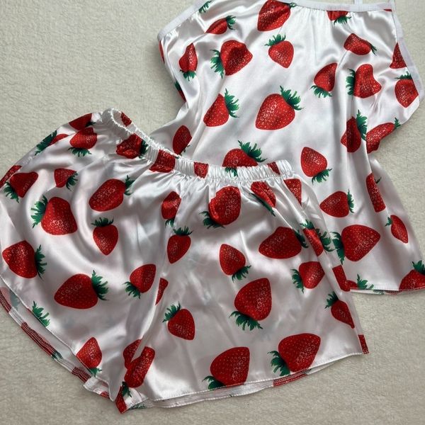 تاپ و شلوارک توت فرنگی