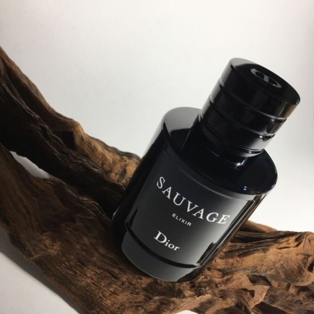 مشخصات عطر دیور ساواج الکسیر | Dior Sauvage Elixir 100ml
