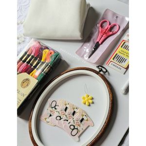 مشخصات پک گلدوزی با دست مخصوص هنرجو و تازه کار