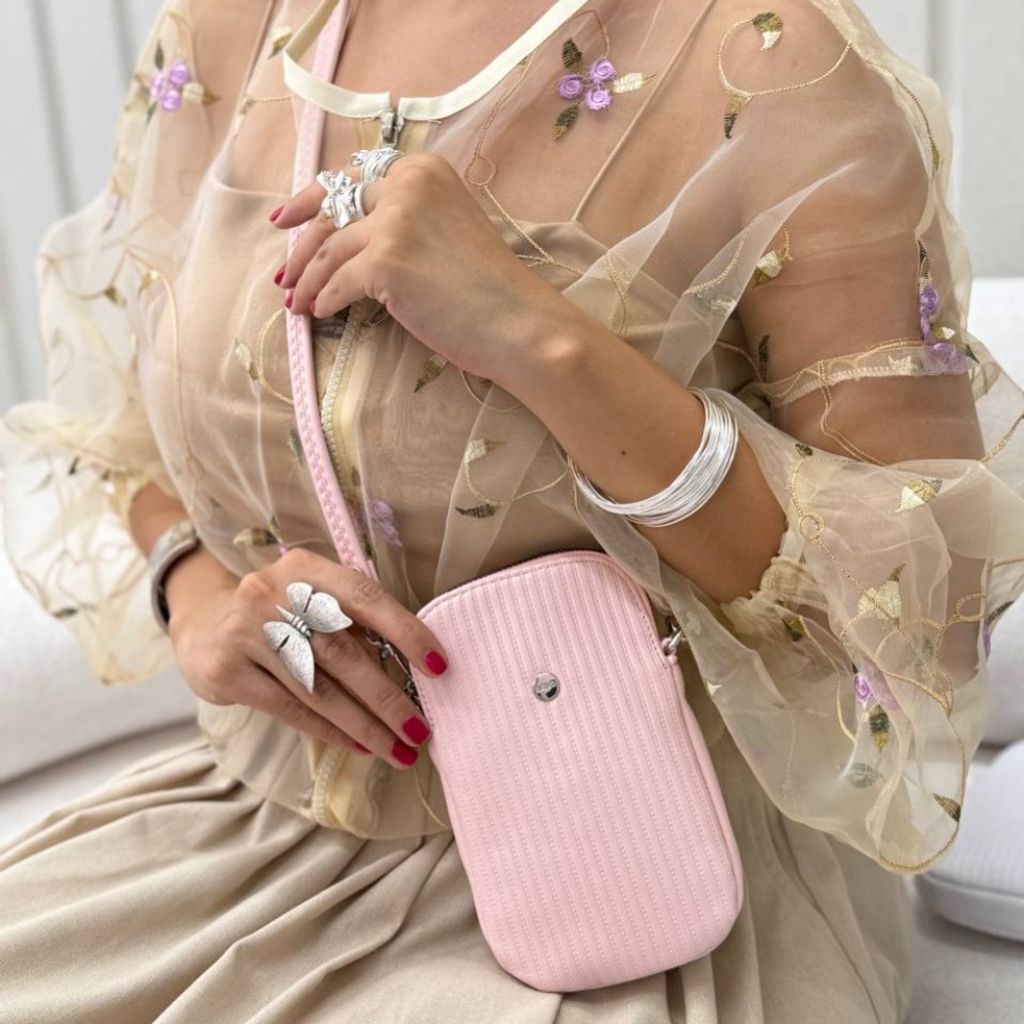 فروش اینترنتی کیف پاسپورتی الین هانا