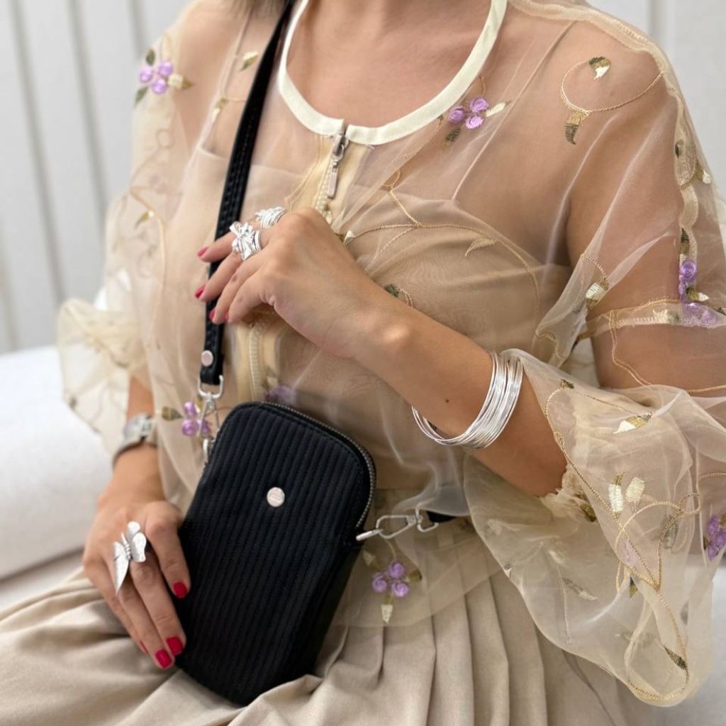 قیمت کیف پاسپورتی الین هانا