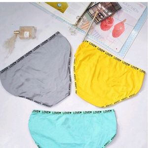 خرید اینترنتی شورت زنانه نخی پنبه نهال ساده طرح love سایز های lو3xl(رنگ بندی رندوم پک 6عددی )