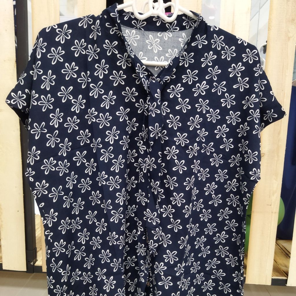 خرید اینترنتی تیشرت نخی جلو دکمه یقه کراواتی زنانه ts7ey