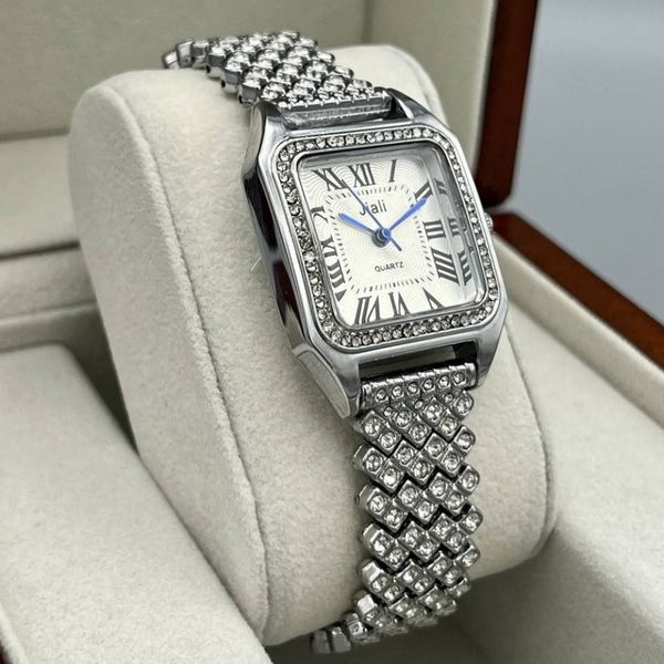 ساعت زنانه نگین‌دار مجلسی بند استیل