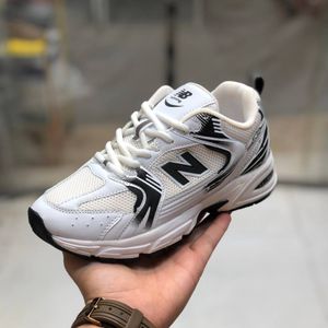 مشخصات کفش نیوبالانس 530مردانه رنگ سفید مشکی