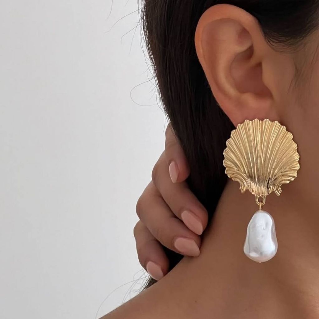 خرید آنلاین گوشواره بستیون هانا