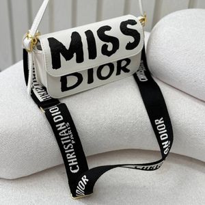 خرید انلاین کیف کایرا هانا