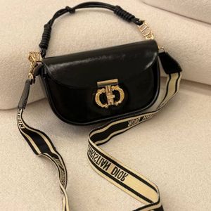 مشخصات کیف نیلای هانا