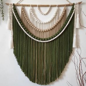 خرید انلاین دیوارکوب مکرومه با مهره چوبی مدل نقش و نگار