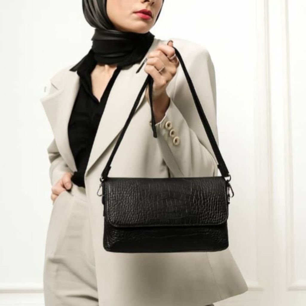 فروش اینترنتی کیف رودوشی زنانه چرم طبیعی