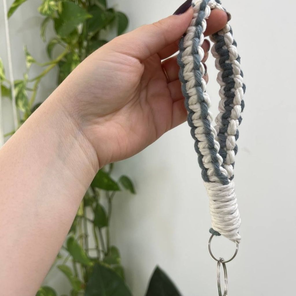 مشخصات جاسوییچی مکرومه فانتزی طرح آذین آماده ارسال