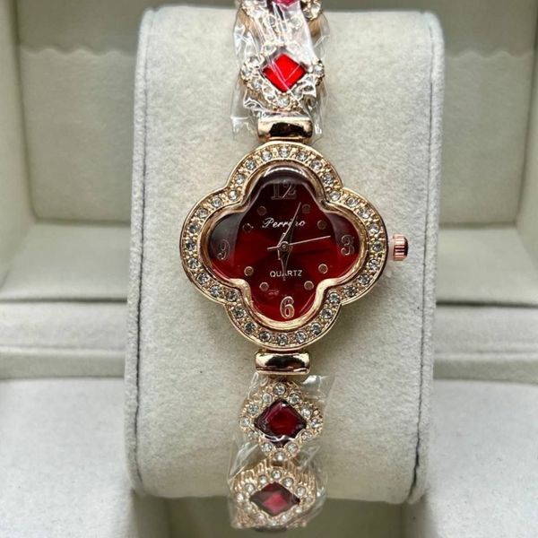 ساعت زنانه نگین رنگی