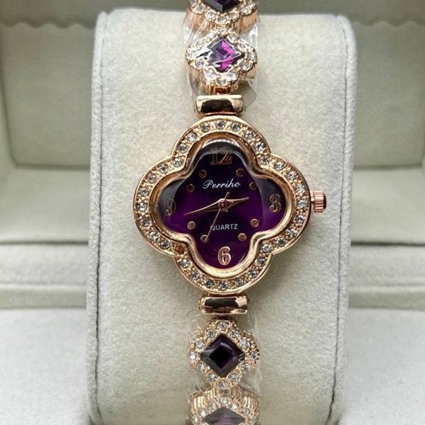 ساعت زنانه نگین رنگی