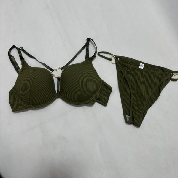 ست لباس زیر زنانه