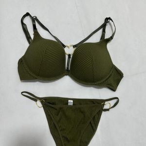 ست لباس زیر زنانه