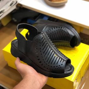 قیمت صندل زنانه تابستانه بغل کش مشکی