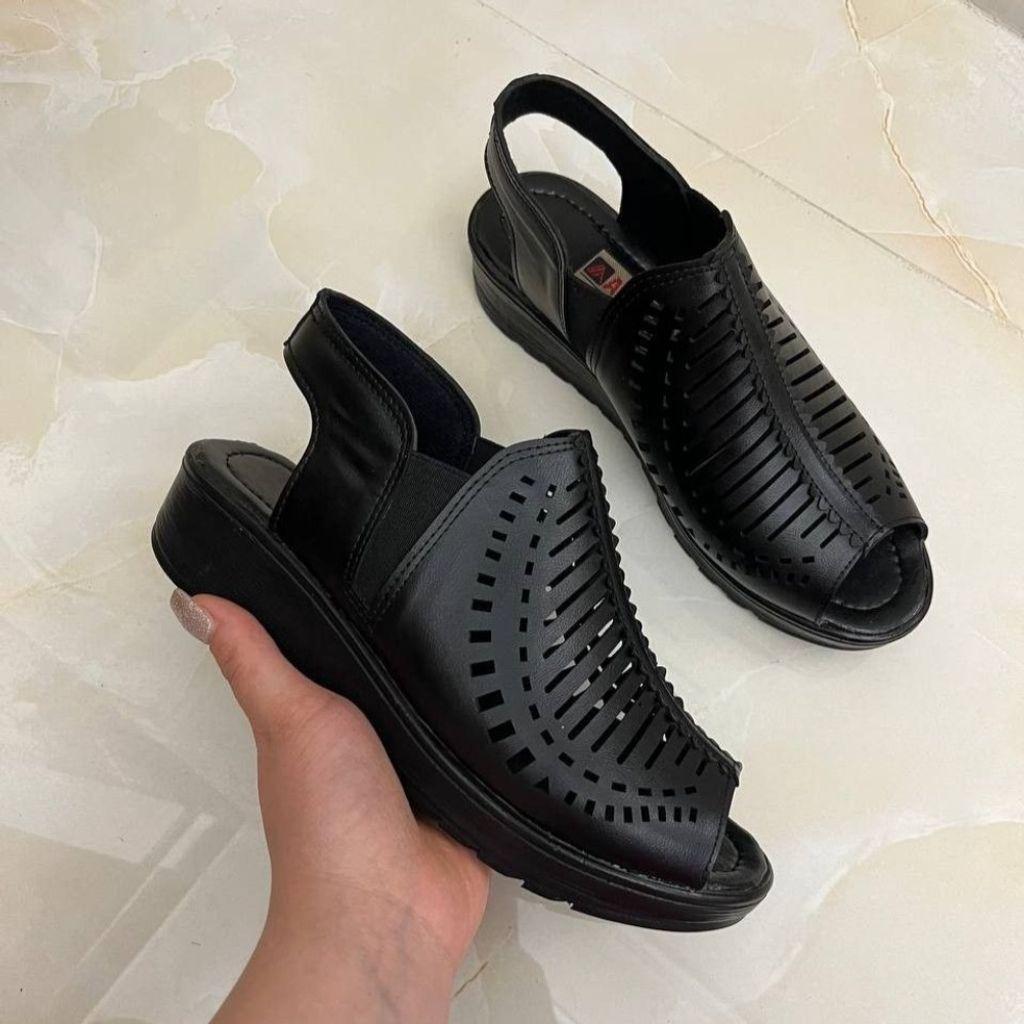 فروش اینترنتی صندل زنانه تابستانه بغل کش مشکی