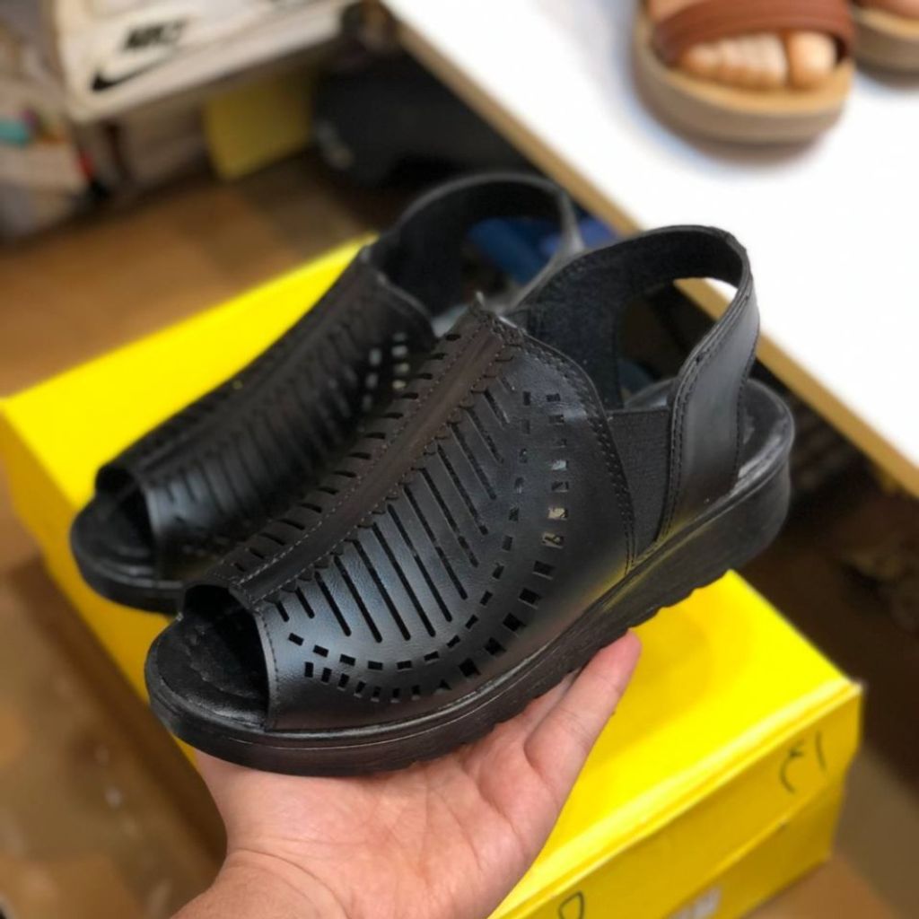 خرید انلاین صندل زنانه تابستانه بغل کش مشکی