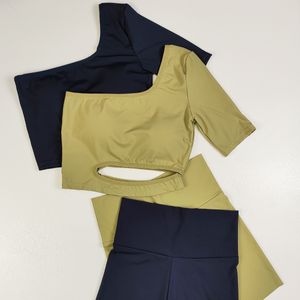 مشخصات ست نیمتنه رومی و شلوارک لیزری