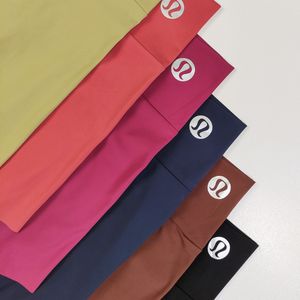 خرید آنلاین ست نیمتنه رومی و شلوارک لیزری