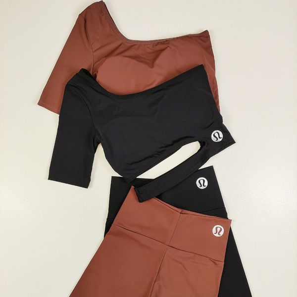 ست نیم تنه رومی و شلوارک لیزری