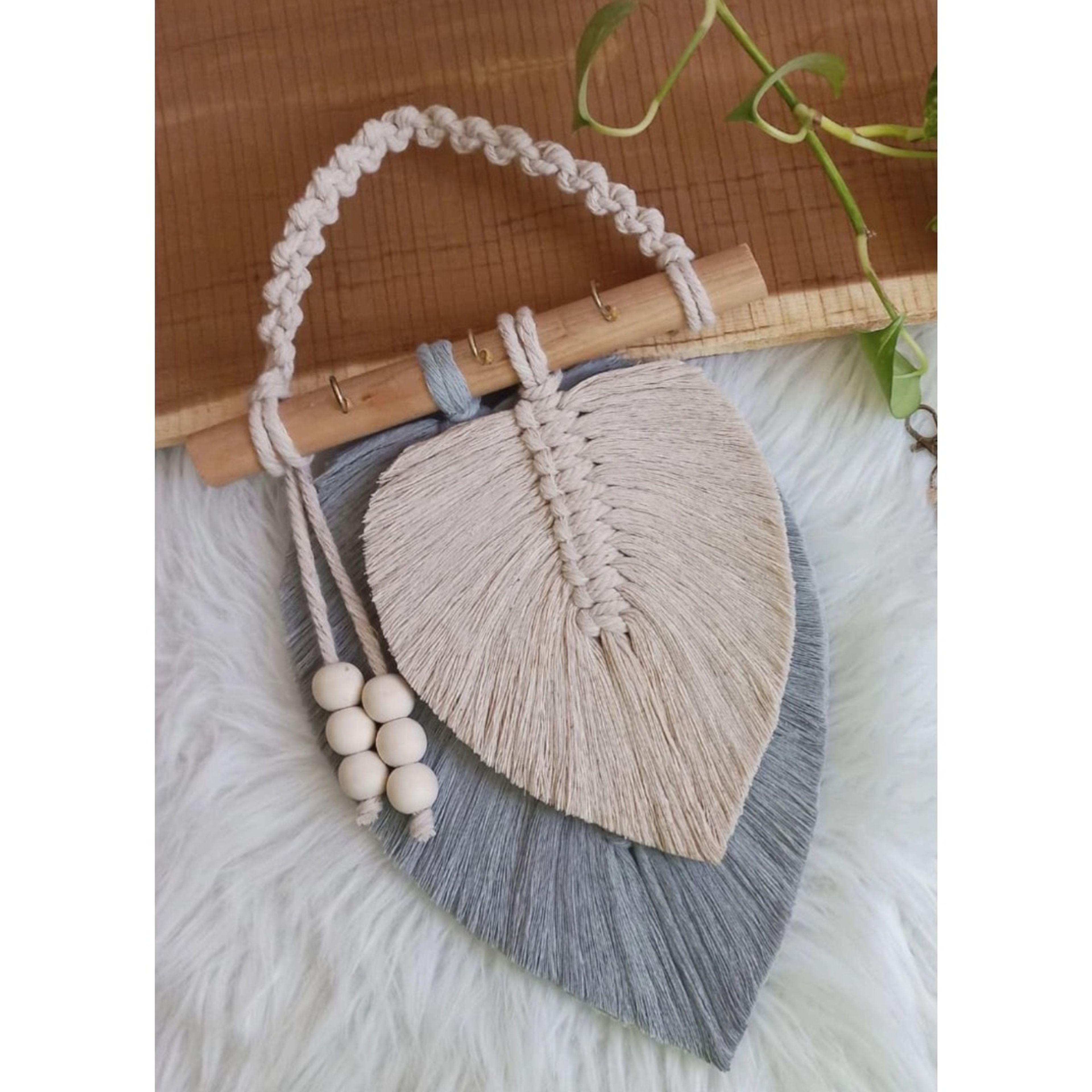 خرید آنلاین دیوارکوب جاکلیدی برگ مکرومه طرح آوا