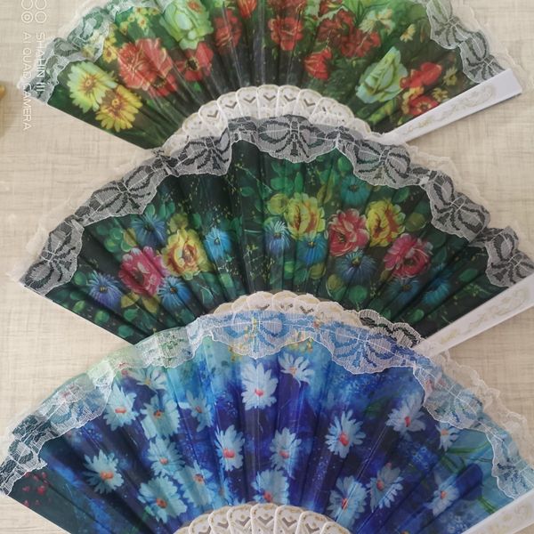 بادبزن طرحدار سفید