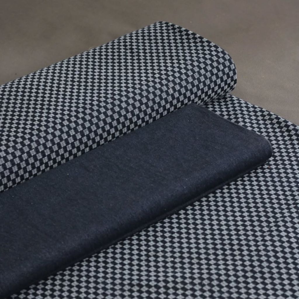 قیمت ارزان جین بافت دار