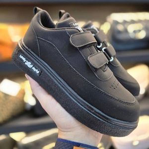 خرید آنلاین کفش کتونی زنانه