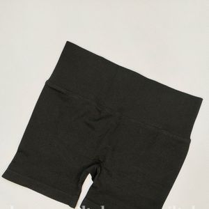 مشخصات شورتک سیملس گرم بالا