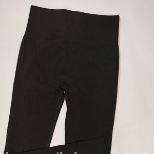 مشخصات لگ مشکی سیملس کبریتی پشت چروک