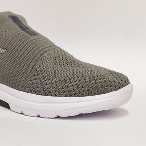خرید اینترنتی کتونی اسکیچرز اولترا  Skechers Ultra سبک و راحت