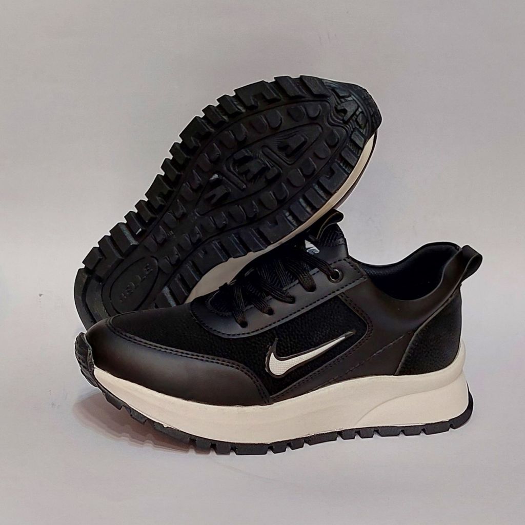 قیمت ارزان ✴️ کتونی رانینگ نایک زوم مشکی Nike Zoom