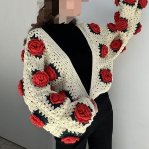فروش اینترنتی مانتو قلاب بافی شده گل رز برجسته