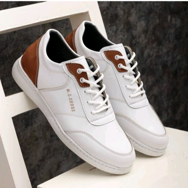 کفش اسپرت مردانه مدل شاتل رنگ سفید عسلی