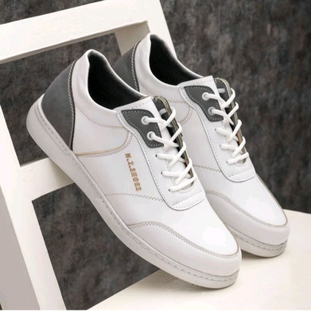 خرید اینترنتی کفش اسپرت مردانه مدل شاتل رنگ سفید طوسی