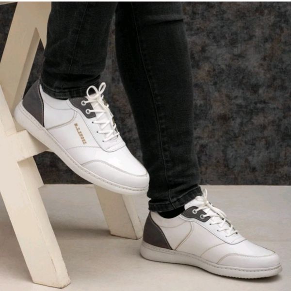 کفش اسپرت مردانه مدل شاتل رنگ سفید طوسی